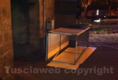 Porta Fiorentina ridotta a discarica