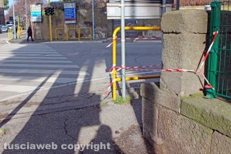 Viterbo - Le transenne al semaforo di Porta Romana
