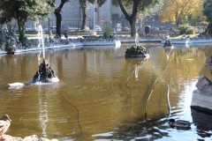 Prato Giardino della vergogna - Tubi volanti per alimentare le fontane