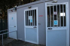 Prato Giardino della vergogna - Bagni chiusi. E\' aperto solo il bagno delle donne