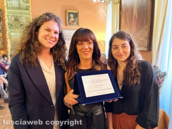Viterbo - Premiazione 17esima edizione di Forme e colori - Menzione speciale per Catia Roncella di Montefiascone