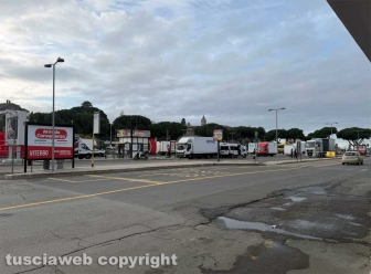 Viterbo - I camion del viaggio della fiamma olimpica a piazza del Sacrario