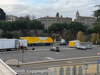 Viterbo - I camion del viaggio della fiamma olimpica a piazza del Sacrario