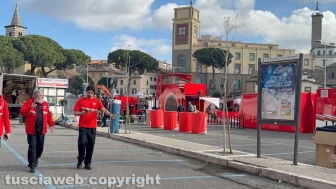 Viterbo - Prende forma il palco del viaggio della fiamma olimpica a piazza del Sacrario