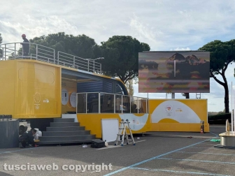 Viterbo - Prende forma il palco del viaggio della fiamma olimpica a piazza del Sacrario