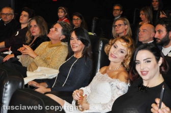 Roma - Prima del film "Ci alzeremo all'alba" - Padre-Franco Moscone Arcivescovo di San Giovann Rotondo - Gli attori Antonella Ponziani, Paco Reconti e Lucia Stara