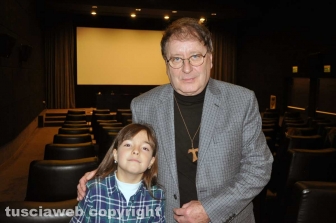 Roma - Prima del film "Ci alzeremo all'alba" - Il regista Jean Marie Benjamin con la piccola attrice Karol Mazzei