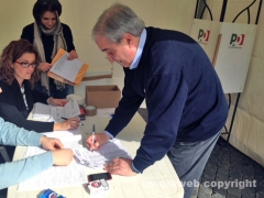 Primarie Pd per la segreteria regionale - Fioroni al seggio