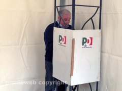Primarie Pd per la segreteria regionale - Fioroni al seggio