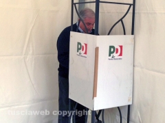 Primarie Pd per la segreteria regionale - Fioroni al seggio