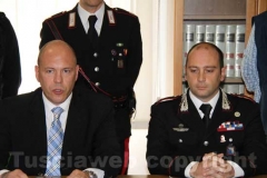 Il capo della squadra mobile Fabio Zampaglione e il maggiore dei carabinieri di Montefiascone Alessio Papa