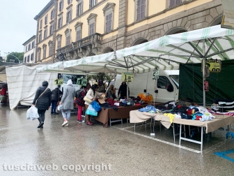 Viterbo - Prova generale con lo spostamento del mercato del sabato a pizza della Rocca