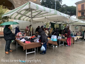 Viterbo - Prova generale con lo spostamento del mercato del sabato a pizza della Rocca
