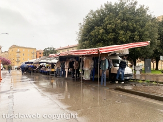 Viterbo - Prova generale con lo spostamento del mercato del sabato a pizza della Rocca