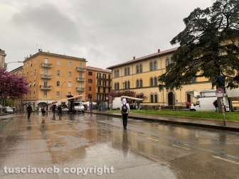 Viterbo - Prova generale con lo spostamento del mercato del sabato a pizza della Rocca