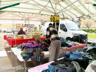 Viterbo - Prova generale con lo spostamento del mercato del sabato a pizza della Rocca