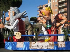 La sfilata di carri a Tarquinia