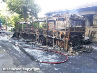 Pullman Cotral in fiamme