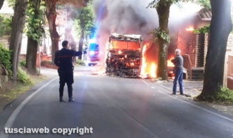 Pullman Cotral in fiamme