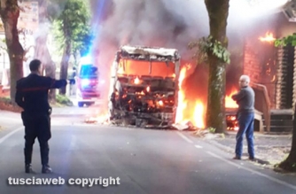 Pullman Cotral in fiamme