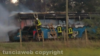 Pullman in fiamme