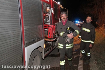 Pulmino in fiamme, madre e figlio carbonizzati