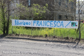 Insieme per Francesca - Raccolta firme fuori dal tribunale di Viterbo