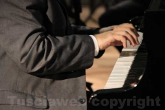 Ramin Bahrami diverte e si diverte