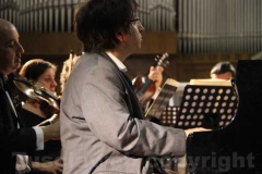Ramin Bahrami diverte e si diverte