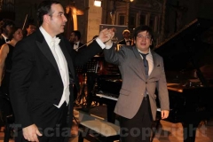 Ramin Bahrami diverte e si diverte