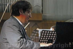 Ramin Bahrami diverte e si diverte