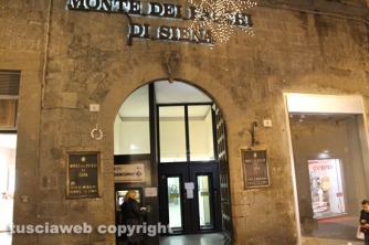 Viterbo - Rapina al Monte dei Paschi