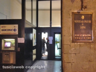 Viterbo - Rapina al Monte dei Paschi