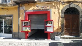 Viterbo - Rapina alla gioielleria Bracci