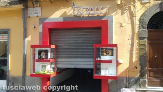 Viterbo - Rapina alla gioielleria Bracci