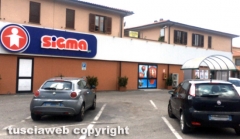 Vetralla - Tarquinia - Pistola in pugno rapinano supermercato - Il Sigma di Vetralla