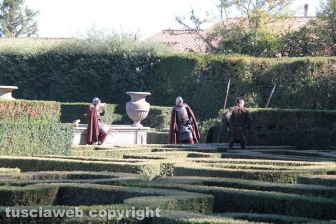 Raul Bova top secret a Villa Lante - Il set della serie tv "I Medici"