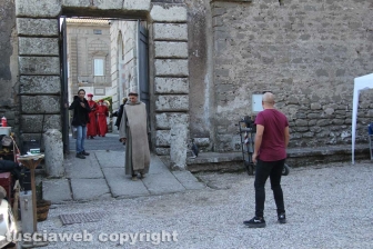 Raul Bova top secret a Villa Lante - Il set della serie tv "I Medici"