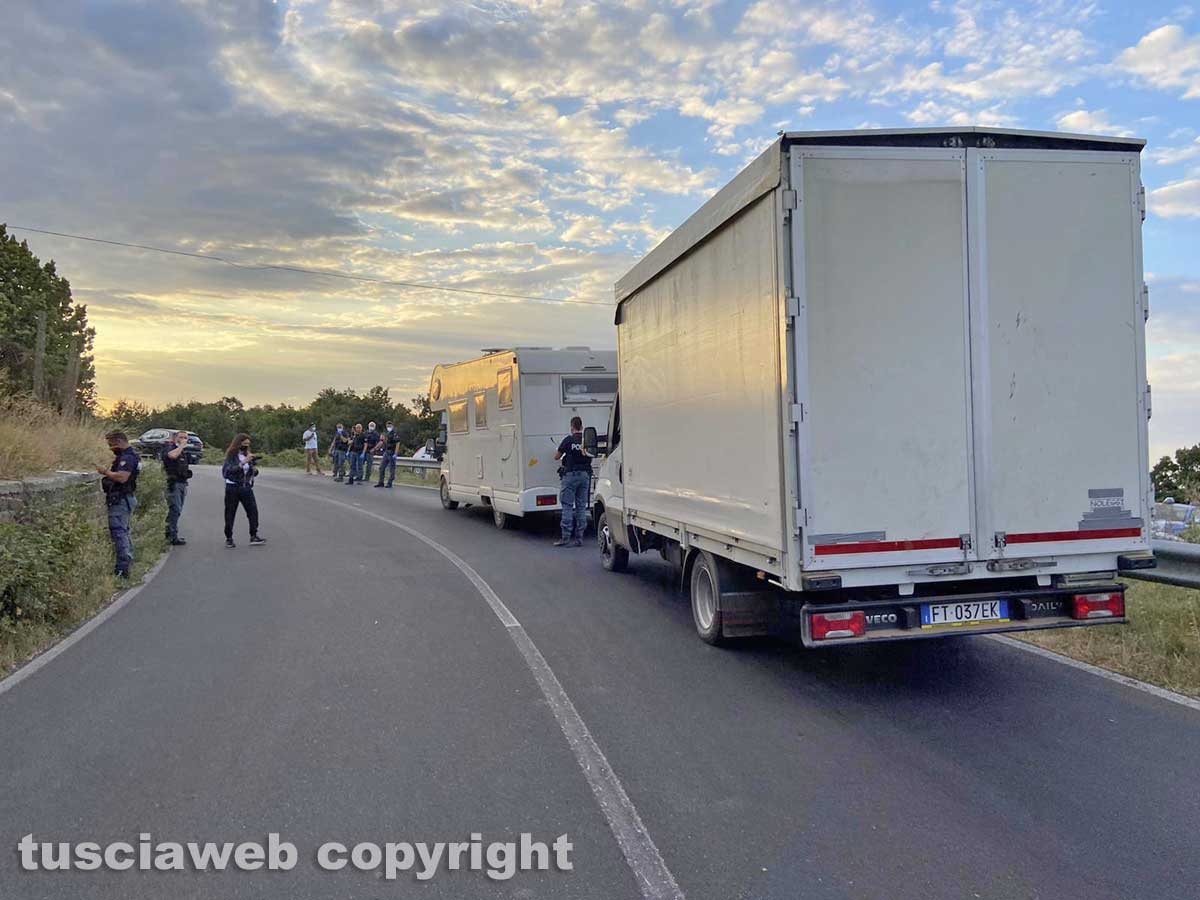 Rave - Il posto di blocco della polizia