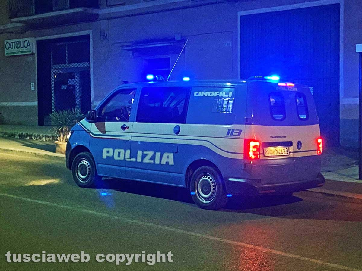 Rave - La polizia a Valentano per lo sgombero