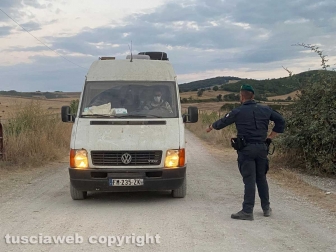 Rave - La polizia a Valentano per lo sgombero