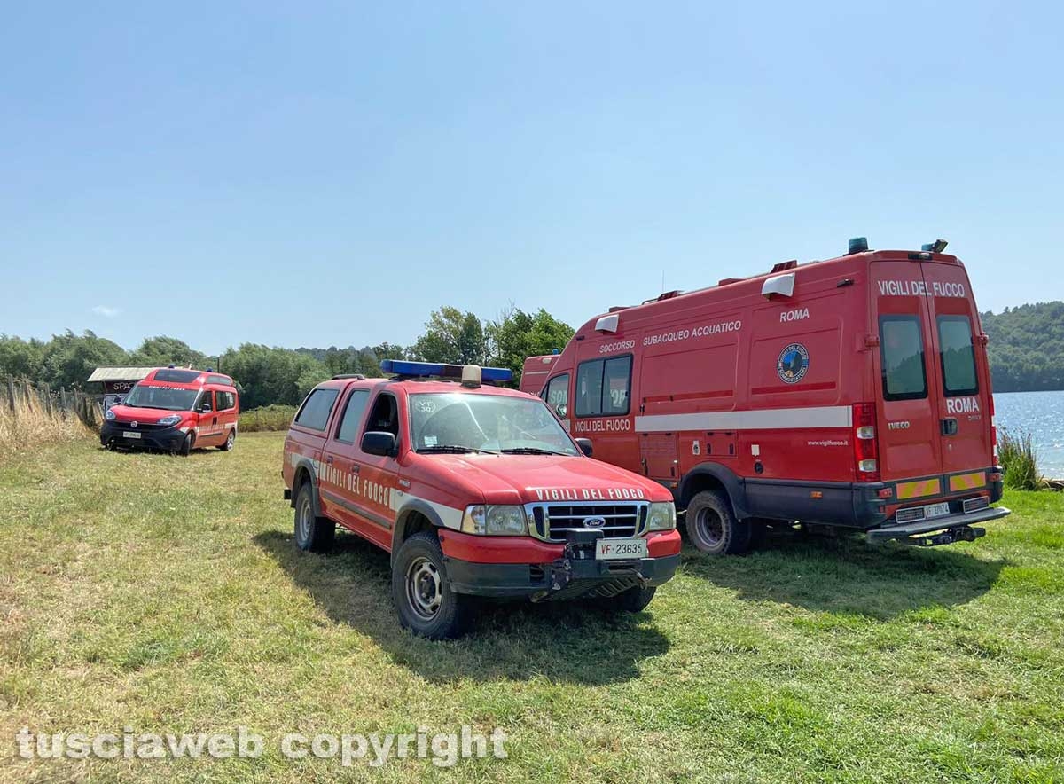 Rave party al lago di Mezzano, giovane muore in acqua