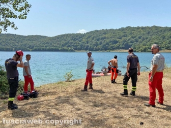 Rave party al lago di Mezzano, giovane muore in acqua