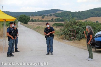 Valentano - Il rave - Il posto di blocco della polizia