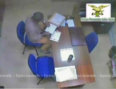 Rifiuti e appalti, 12 arrestati - Le immagini dell'operazione della Forestale