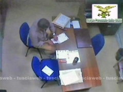 Rifiuti e appalti, 12 arrestati -  Le immagini dell\'operazione della Forestale