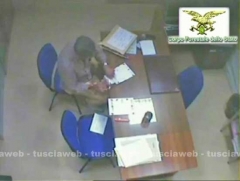 Rifiuti e appalti, 12 arrestati -  Le immagini dell\'operazione della Forestale-2012-10-23-a-12-37-28