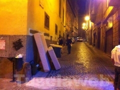 I rifiuti in via Orologio vecchio