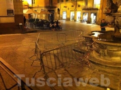 Le transenne a Piazza delle Erbe