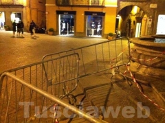 Le transenne a Piazza delle Erbe